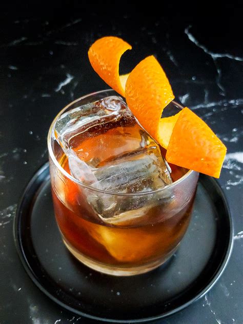 How to Make a Perfect Old Fashioned - Cocktail Contessa