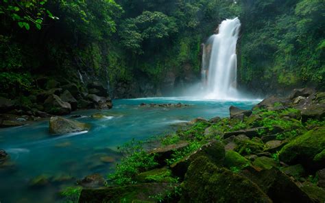 This Waterfall Will Make You Want To Travel To Costa Rica Right Now