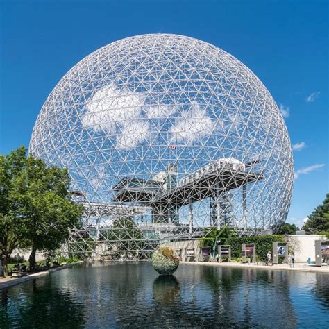 10 Of The Most Renowned Canadian Landmarks
