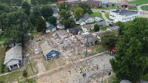 Evansville House Explosion Kills 3 In Indiana Damages Dozens Of Homes