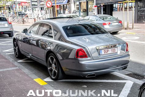 Honestly, that much power seems a bit insane for a car that is meant to be driven in rather than to drive. Rolls-Royce Ghost V-Specification foto's » Autojunk.nl ...