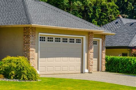 How To Find The Perfect Garage Door Color For Your Home