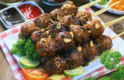 Simak kreasi resep krengsengan daging kambing berikut ini! Resep Bakso Bakar yang Lezat dan Menggugah Selera