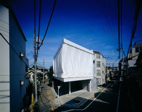 Curtain Wall House By Shigeru Ban Architects