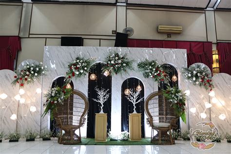 Nah, kenapa tidak foto pre wedding saja di kawah putih bandung? Ayu & Febri - Dekorasi Wedding Murah & Berkualitas di Bandung
