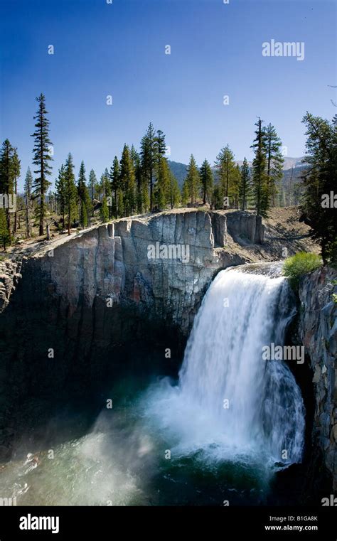 Rainbow Falls Devils Postpile National Monument Stock Photo Alamy