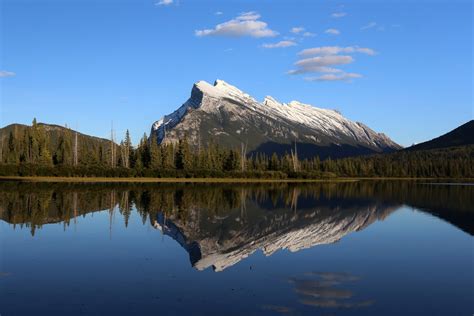 Mount Rundle And Vermillion Lake If You Visit Banff You A Flickr