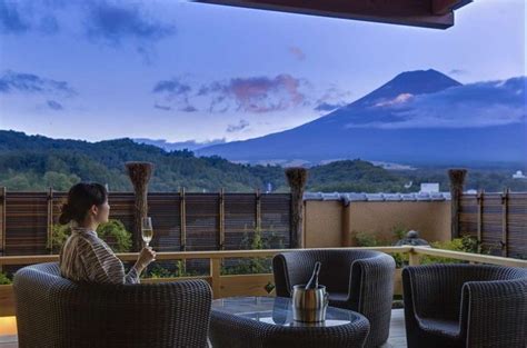 【山梨】富士山が見える温泉宿12選！絶景を一望できるホテルや露天風呂で贅沢なひとときを ｜じゃらんニュース