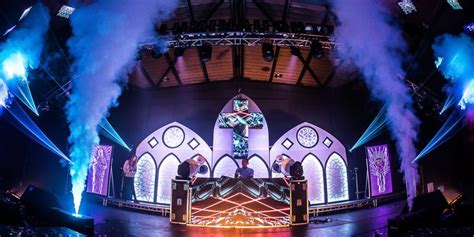 Stages And Dj Booths Visual Architects Neon Jungle Church Stage Event