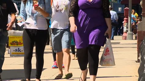 U S Women Hit Milestone For Obesity Cbs News