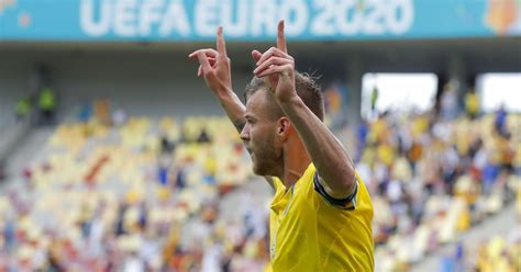 Born 23 october 1989) is a ukrainian professional footballer who plays as a winger or forward for english premier. Ярмоленко Украина Северная Македония Евро 2020: футболист ...