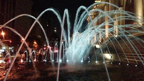 Water Fountain In Front Of Metropolitan Museum Of Art In Manhattan New