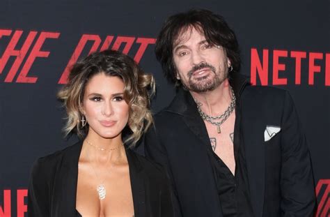 Tommy Lee Praises Wife Brittany Furlans 100 Natural Body On