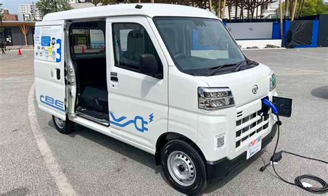 Toyota Suzuki Daihatsu Electric Van Debuts Km Range