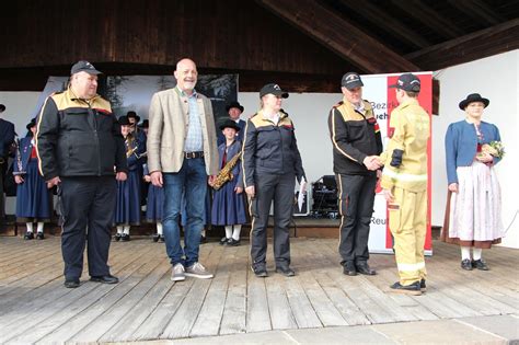 Top Ausgebildet Wei E Fahne Beim Wissenstest Der Jugendfeuerwehren