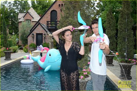 Robbie Amell Italia Ricci Are One Sweet Couple At Jj Summer Bash
