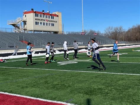Middleton High School Ultimate Frisbee Returns As Does Its Spirit