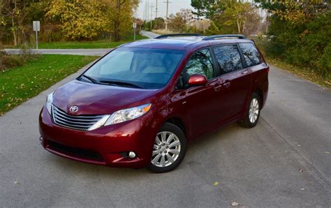 2017 Toyota Sienna Review