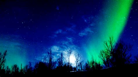 Northern Lights Space  Find And Share On Giphy