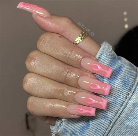 Kylie Jenners Paint Drip Manicure Is The Perfect Nail Art Trend For