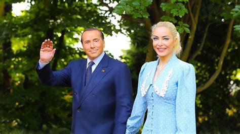 La Festa Dellamore Di Silvio Berlusconi E La Sua Ragazza Più Giovane Di 53 Anni Infobae
