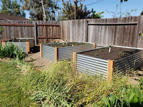 650mm height is ideal for wicking bed use, aquaponic tanks and for comfortable seated gardening. How To Build A Raised Metal Garden Bed | Metal garden beds ...