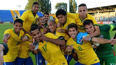 Rivellino, zé carlos e jairzinho. Gallo convoca seleção olímpica para amistosos no Catar | VEJA