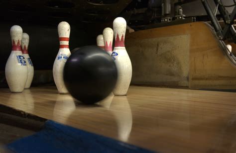 Brunswick sells retail bowling business to Bowlmor AMF - Chicago Tribune