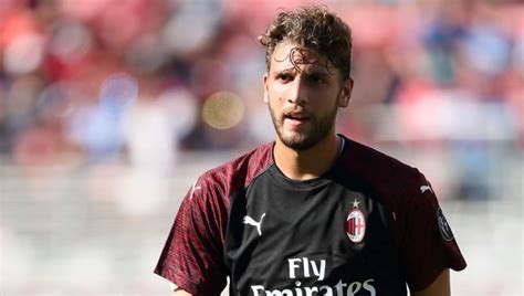 Manuel locatelli jest brat mattia locatelli (bez klubu). Manuel Locatelli Leaves AC Milan on Reported €12m Loan-to-Permanent Deal Amid FFP Issues ...