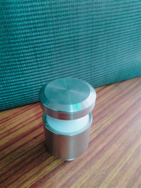 Silver Stainless Steel Glass Stud Size 37 Mm At Rs 200piece In