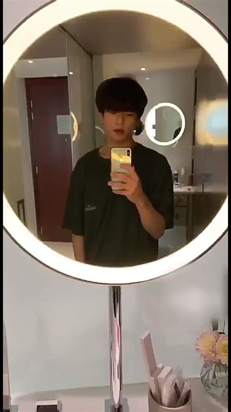 Times Bts S Jungkook Stunned Fans With His Hot Mirror Selfies Koreaboo