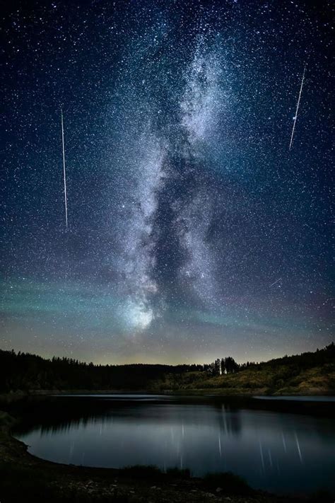 A good example is halley's comet which orbits the sun every 76 years and is the 'progenitor' of the. Meteor shower 2020: The Orionids peak this week - Here's what to expect from the shower - Big ...