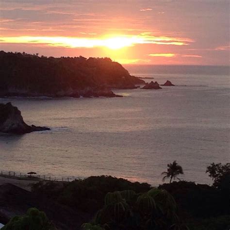 Espectacular Amanecer En Huatulco México México Amanecer