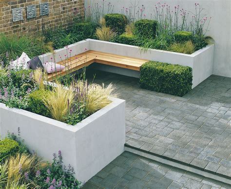 Built In Seating And Raised Garden Beds Small Courtyard Gardens Small