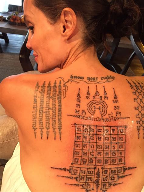 Angelina Jolie e Brad Pitt fizeram tatuagens de união eterna pouco