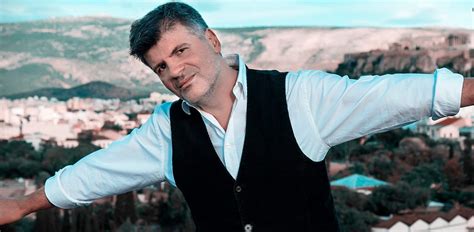 (λογοτεχνία) η σχέση των γνώσεων του αφηγητή για τα πρόσωπα μιας αφήγησης με τις γνώσεις των ίδων των προσώπων της αφήγησης. Δεληβοριάς κατά Μενδώνη: Θα προχωρήσουμε σε καθολικές ...