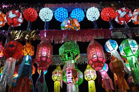 Loy Krathong And Yi Peng Travel Guide Thailands Famous Lantern Festival