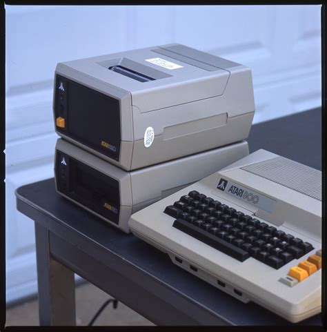 Atari 800 Computer Ive Always Enjoyed The Retro Ness Of C Flickr