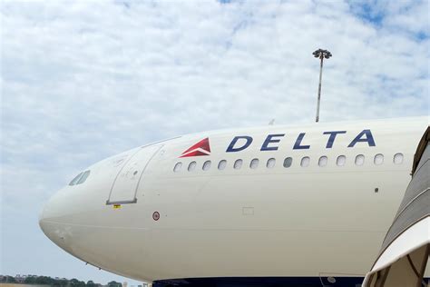 Delta Cancels Order For 18 Boeing 787 Dreamliner Aircraft Sightseers