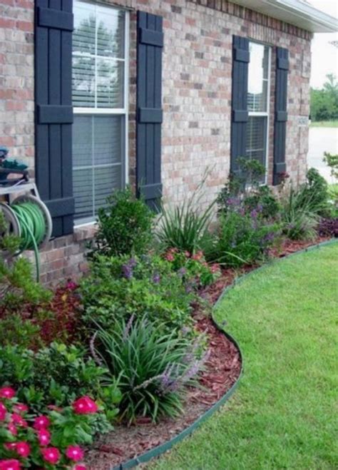 43 Easy And Beautiful Flower Beds In Front Of House Ideas