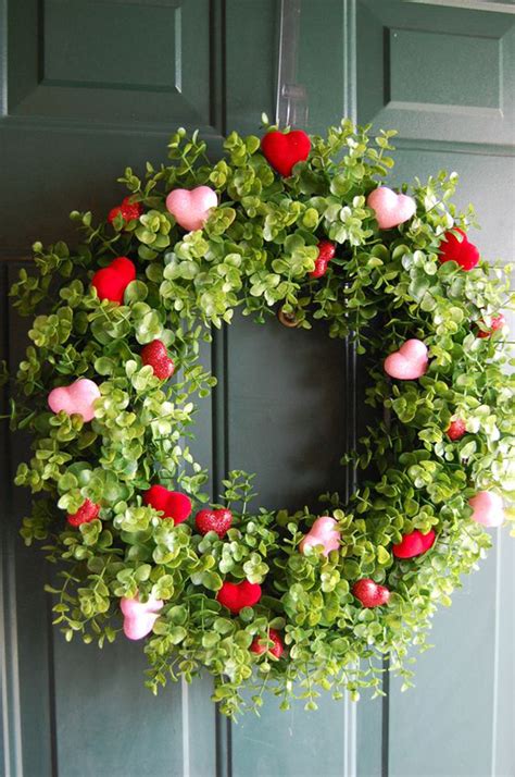 20 Sweet And Simple Valentines Day Wreaths Homemydesign