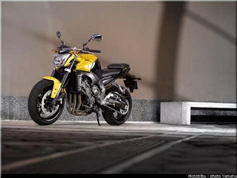 The yamaha fz1/fzs1000's quality suspension plus wide bars equals big fun. 2015 Yamaha FZ1 Super Sport - YouTube