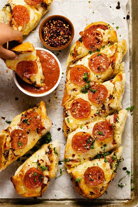 30 Minute Garlic Bread Pizza Midwest Foodie