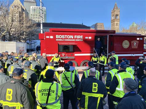 Boston Fire Dept On Twitter A Beautiful Sunny Day For The Marathon