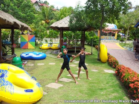 Attractions in bukit gambang theme park. Zaza Abdul Latif: Bukit Gambang Water Park