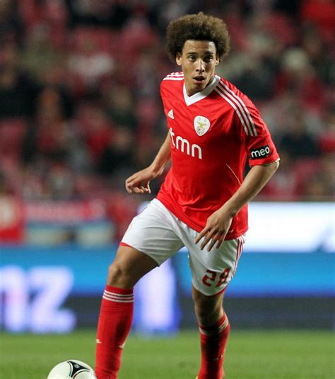 Born 10 october 1986) is an argentine professional footballer who plays as a central defender. Benfica: L'AS Rome insiste pour Ezequiel Garay