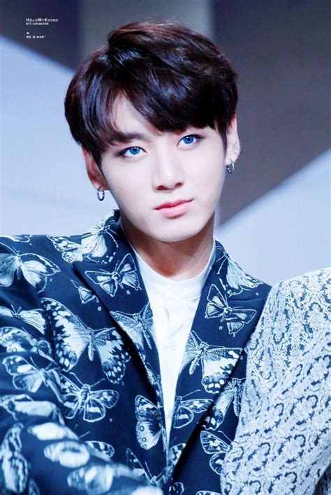 Jungkook is the lead vocalist, dancer, and rapper of the south korean musical band, bangtan boys or bts. BTS Jungkook Said Something So Scandalous In Front Of Fans ...