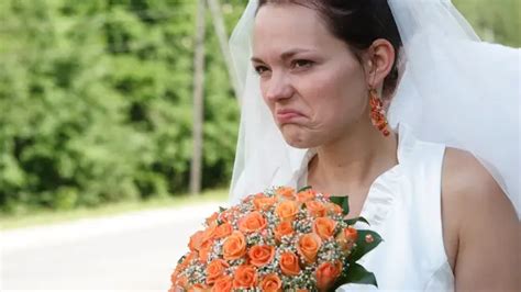 Bride Slams Wedding Guests Thoughtful Wedding T And Says She
