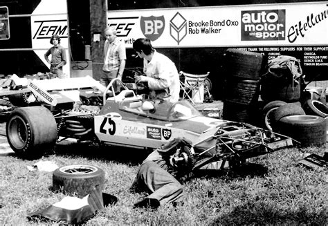 1971 John Surtees En El Padock De Montjuïc Surtees Team F1 Racing