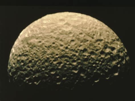 Mimas La Luna De Saturno Arroja Nuevas Pistas Sobre Un Posible Océano